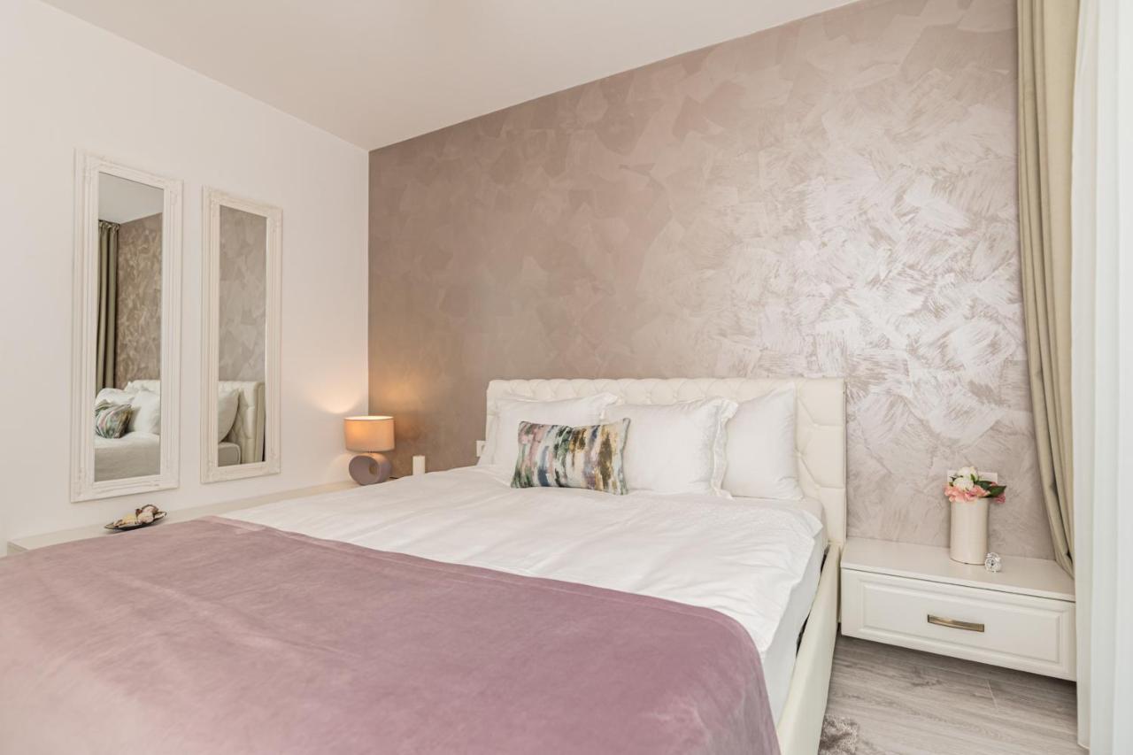 Apartament Ella 2 Braşov Esterno foto